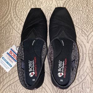 Women’s Black Bobs